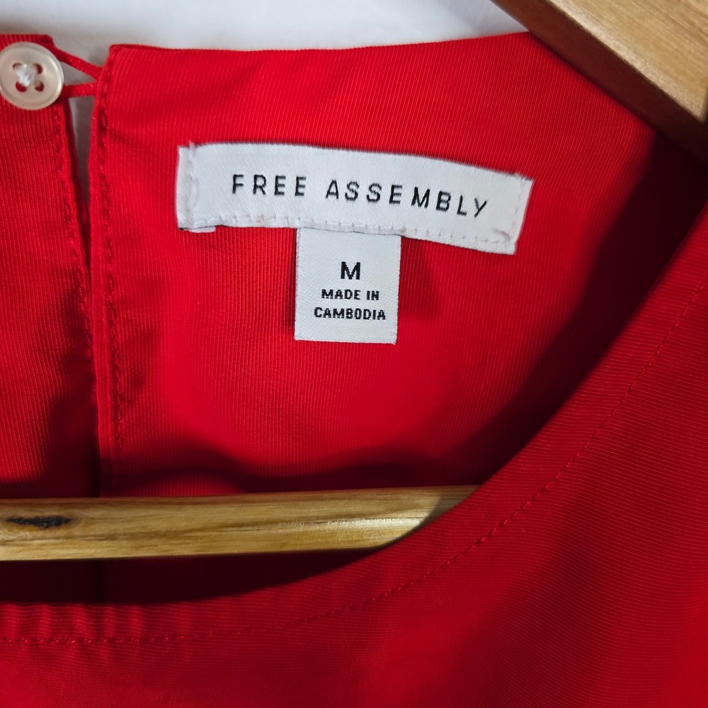 Free Assembly Womens Red‎ Bell Sleeve Blouse Top Medium - Picture 3 of 4